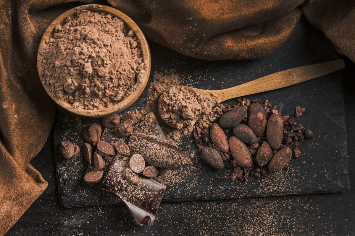 Kakaový prášok, kakaové bôby a čokoláda